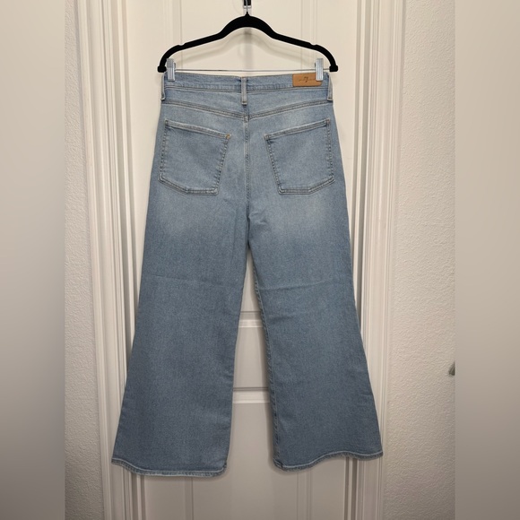 7 For All Mankind luxe vintage Light Blue wide leg crop jeans size 31 /25 inseam - Picture 5 of 7